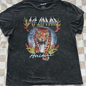 Def Leppard Vintage Black Graphic Tee